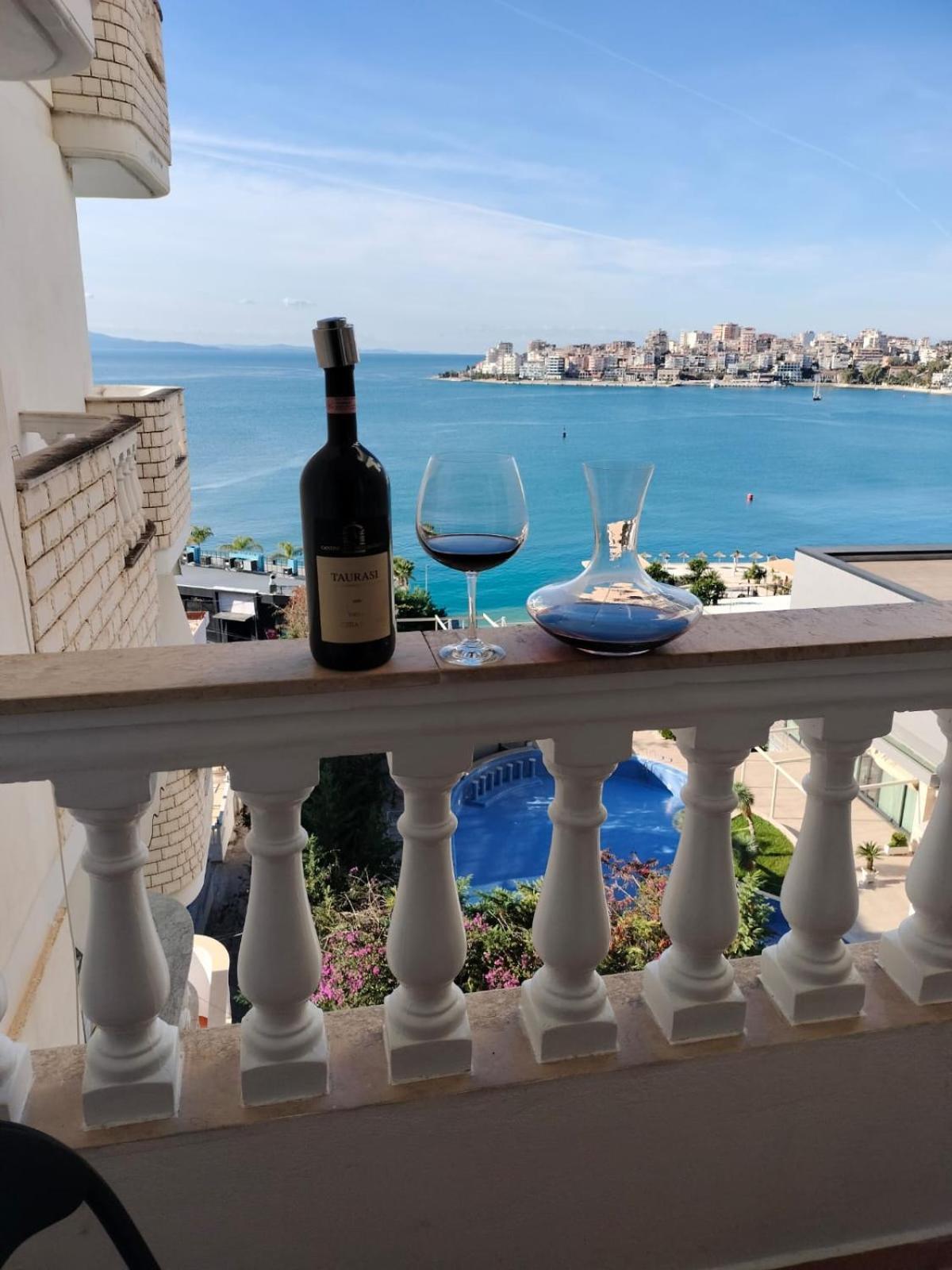 Ferienwohnung Taurasi Red Saranda Exterior foto